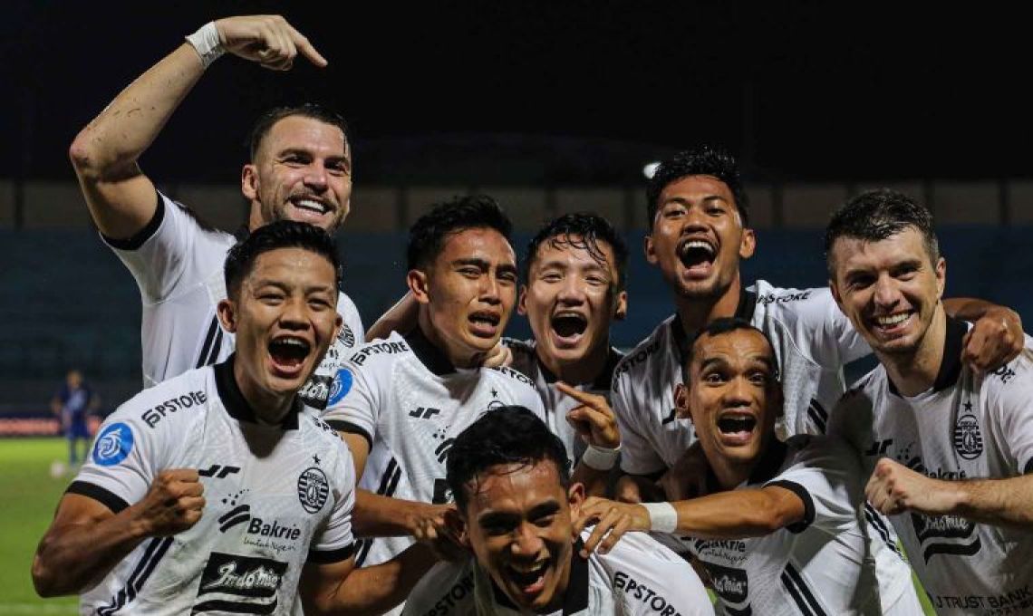 Carlos Pena Ingatkan Bahwa Mencetak Gol Bukan Hanya Tugas Penyerang