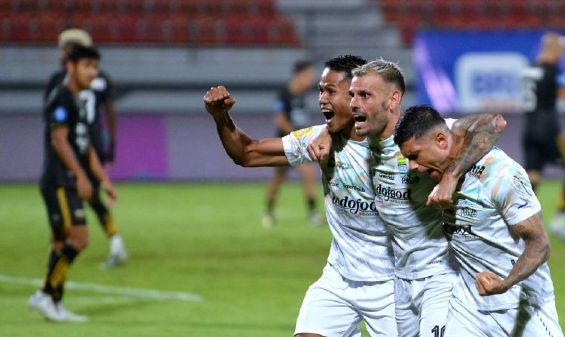 Persib Bandung, Dewa United Bermain Imbang Dengan Hodak: Hasil Yang Adil.