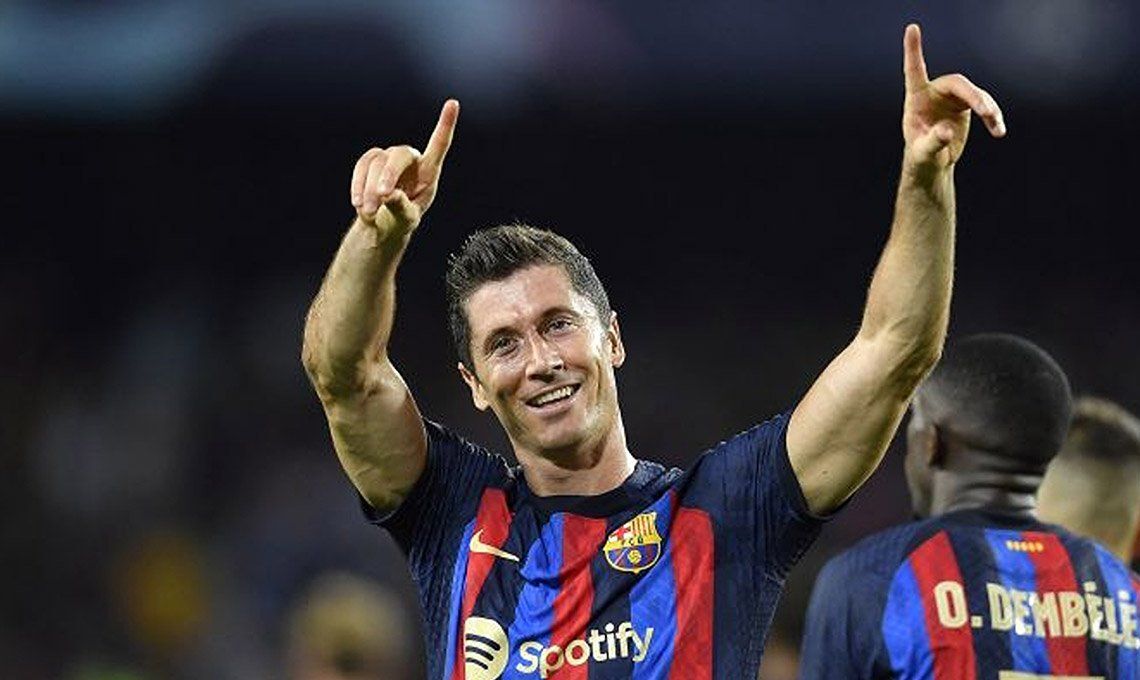 Sepasang Gol Lewandowski Bawa Barcelona Menang 2-1 Atas Valencia